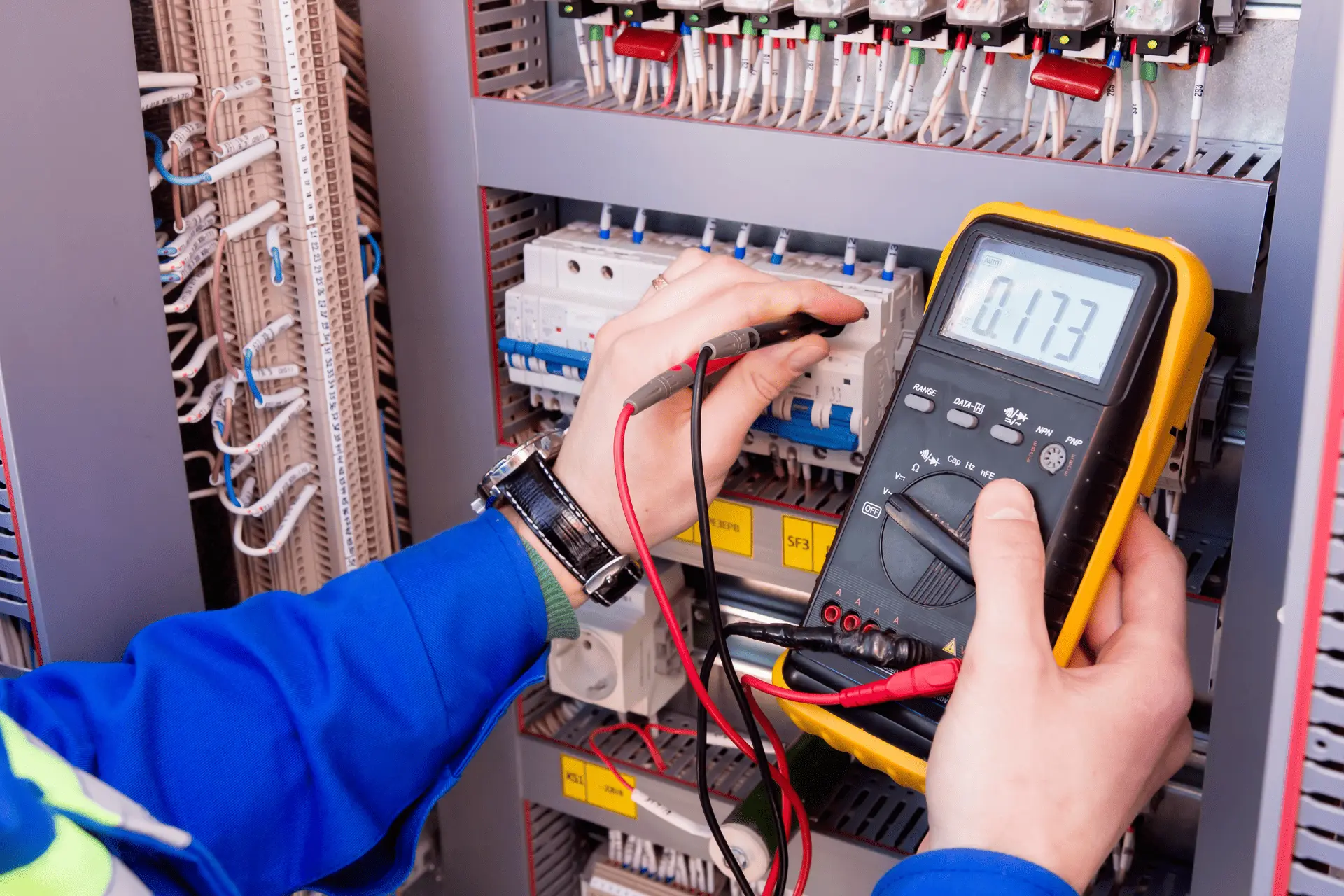 DGUV V3 Prüfung: Elektrische Gefährdungen erkennen und minimieren