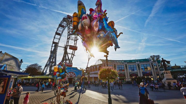 1422-Seasons_11370008_HiRes_Das_Riesenrad_auf_dem_Prater_Wien-Lehmann, Herbert