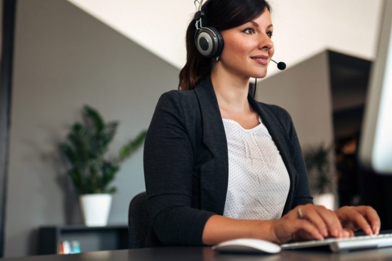 customer-services-900x600